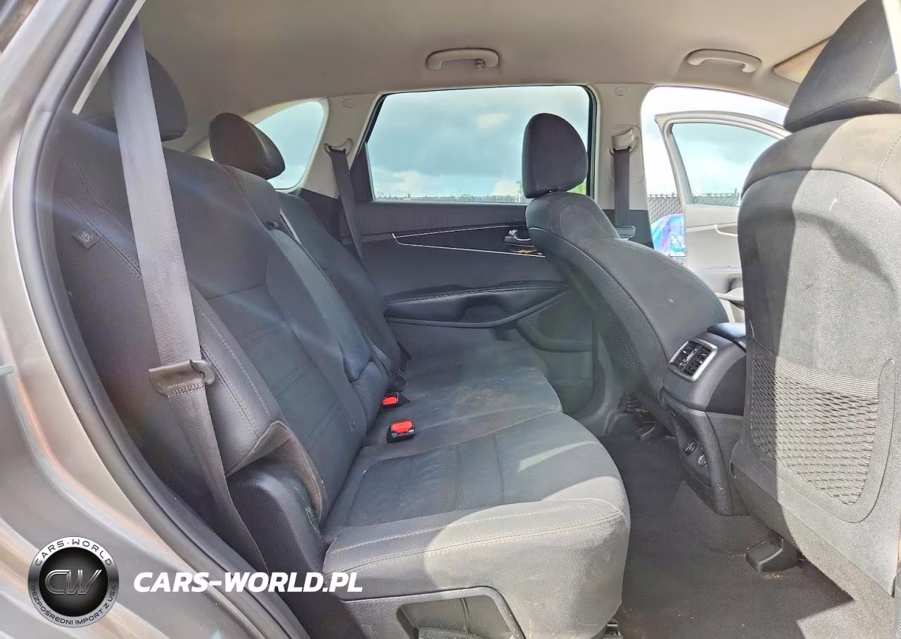 2019 Kia Sorento Lx VIN:5XYPG4A38KG530367 - 11