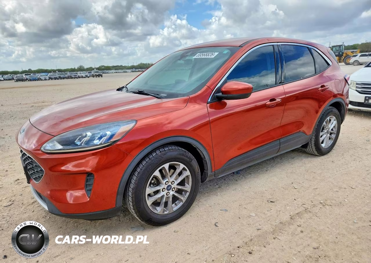 2020 Ford Escape Se