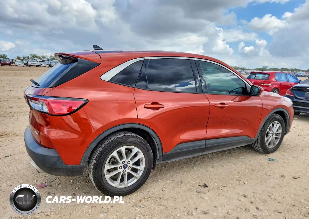 2020 Ford Escape Se VIN:1FMCU0G60LUB02063 - 3