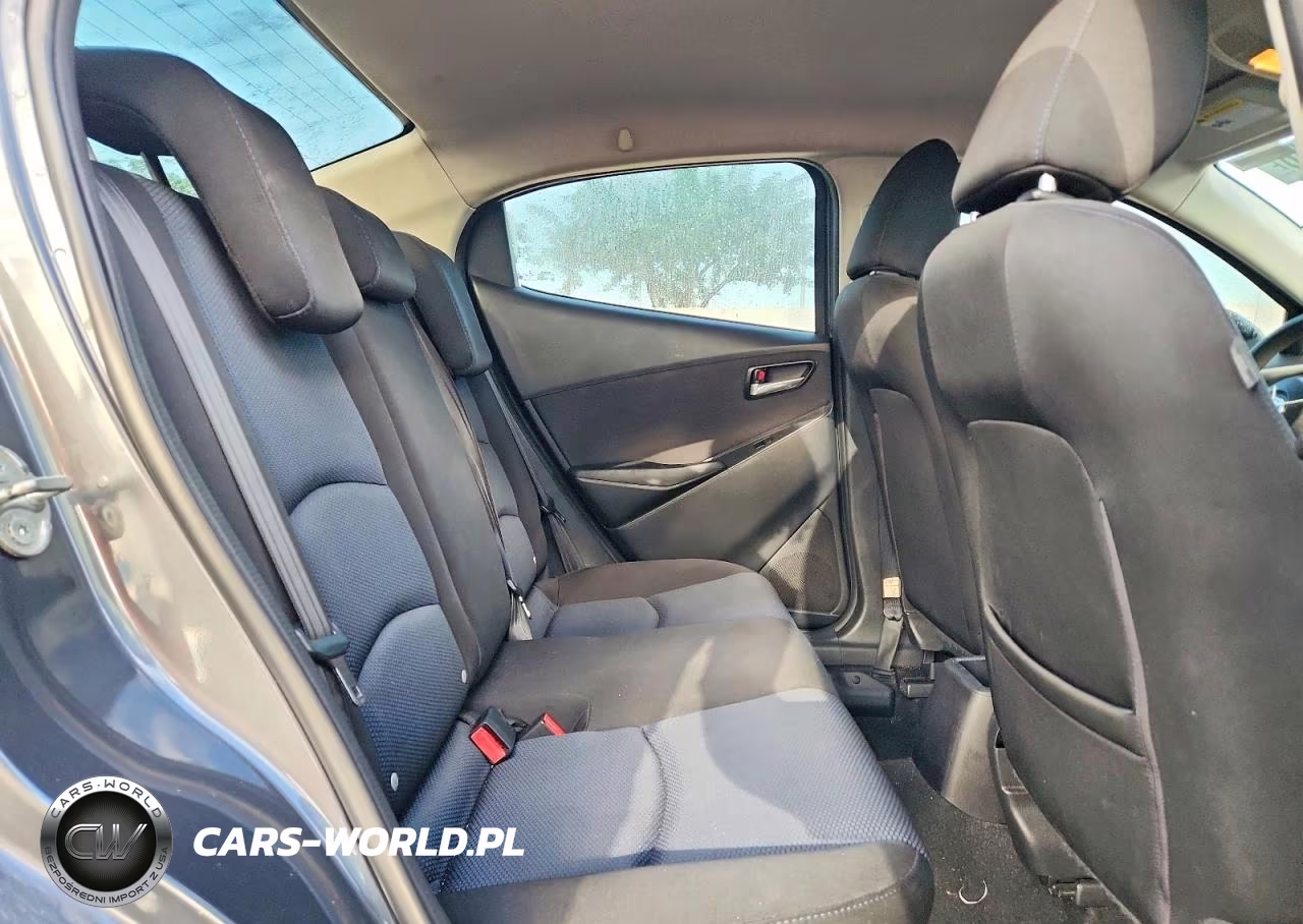 2017 Toyota Yaris Ia Base VIN:3MYDLBYV1HY152859 - 10