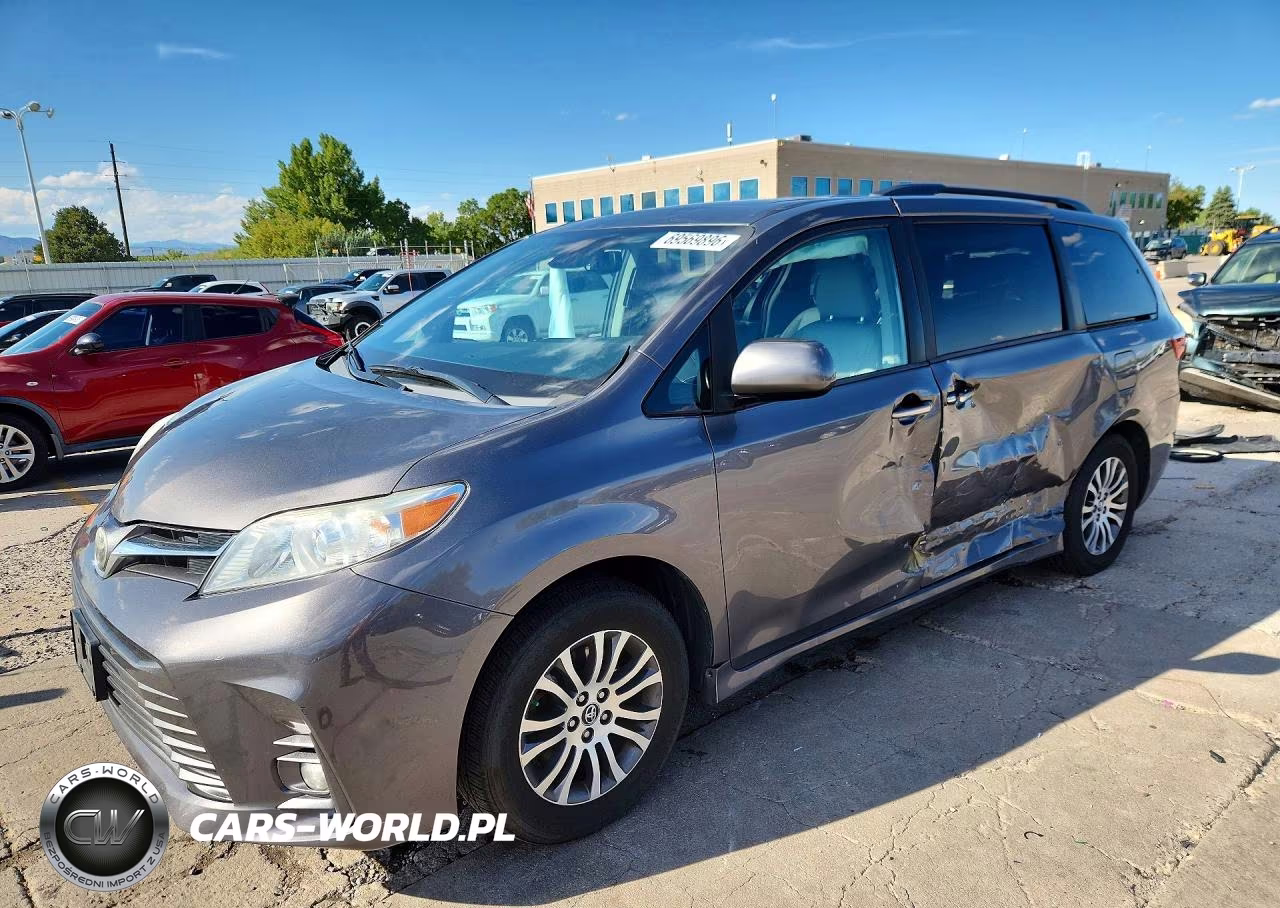 2018 Toyota Sienna Xle 8-Passenger