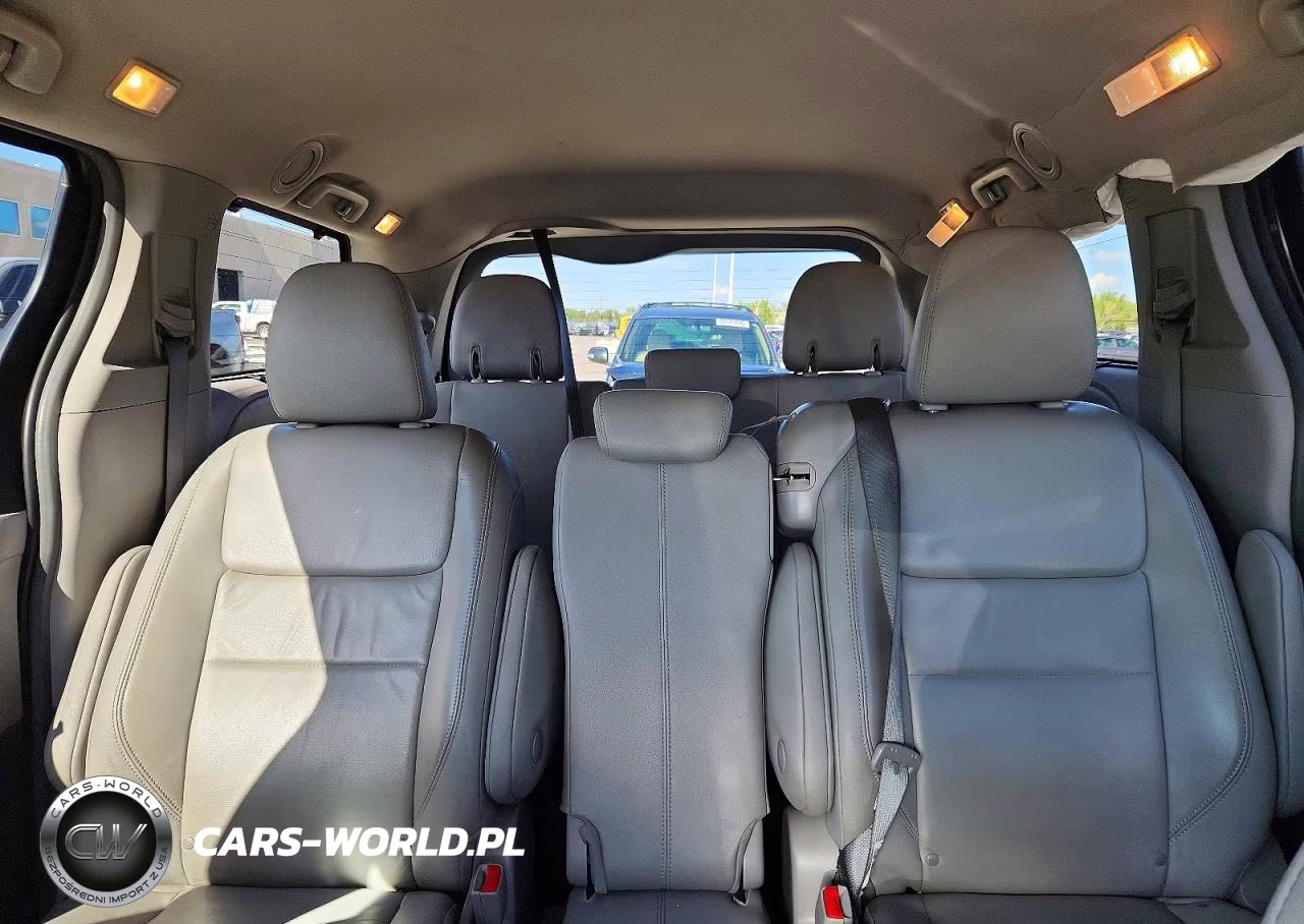 2018 Toyota Sienna Xle 8-Passenger VIN:5TDYZ3DC9JS928399 - 10