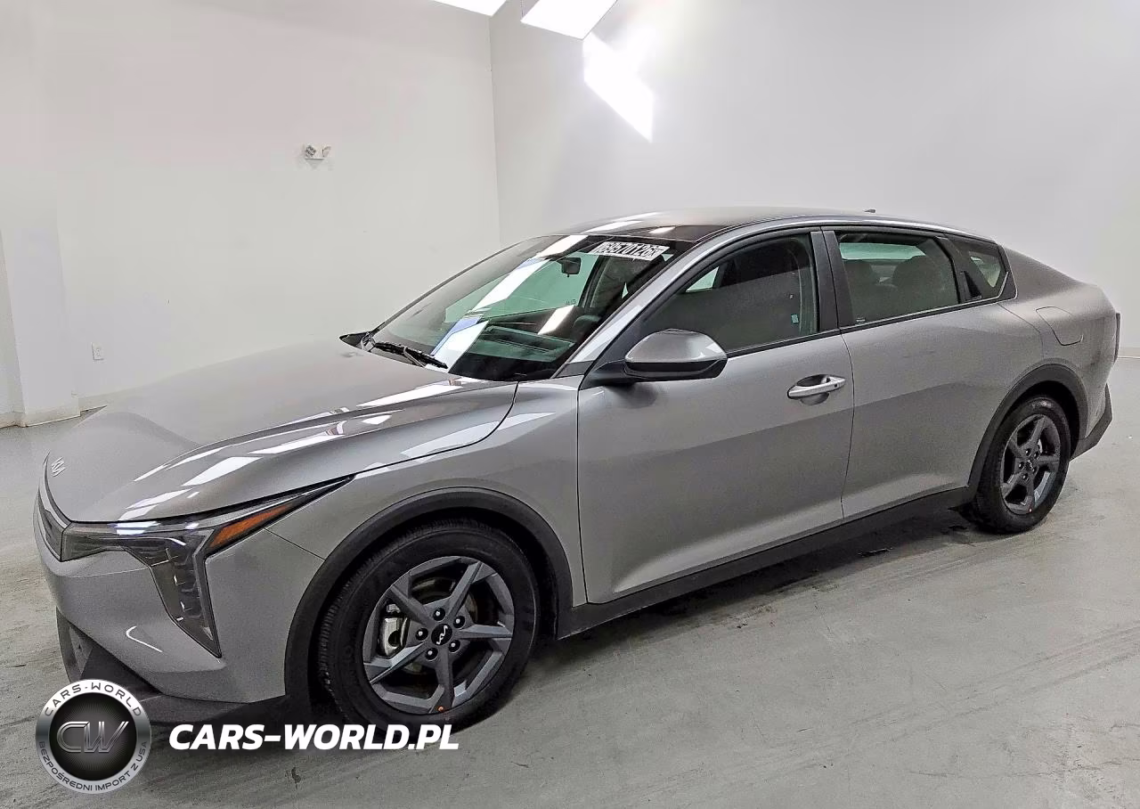 2026 Kia K4 Lxs VIN:3KPFT4DE6TE326802 - 1