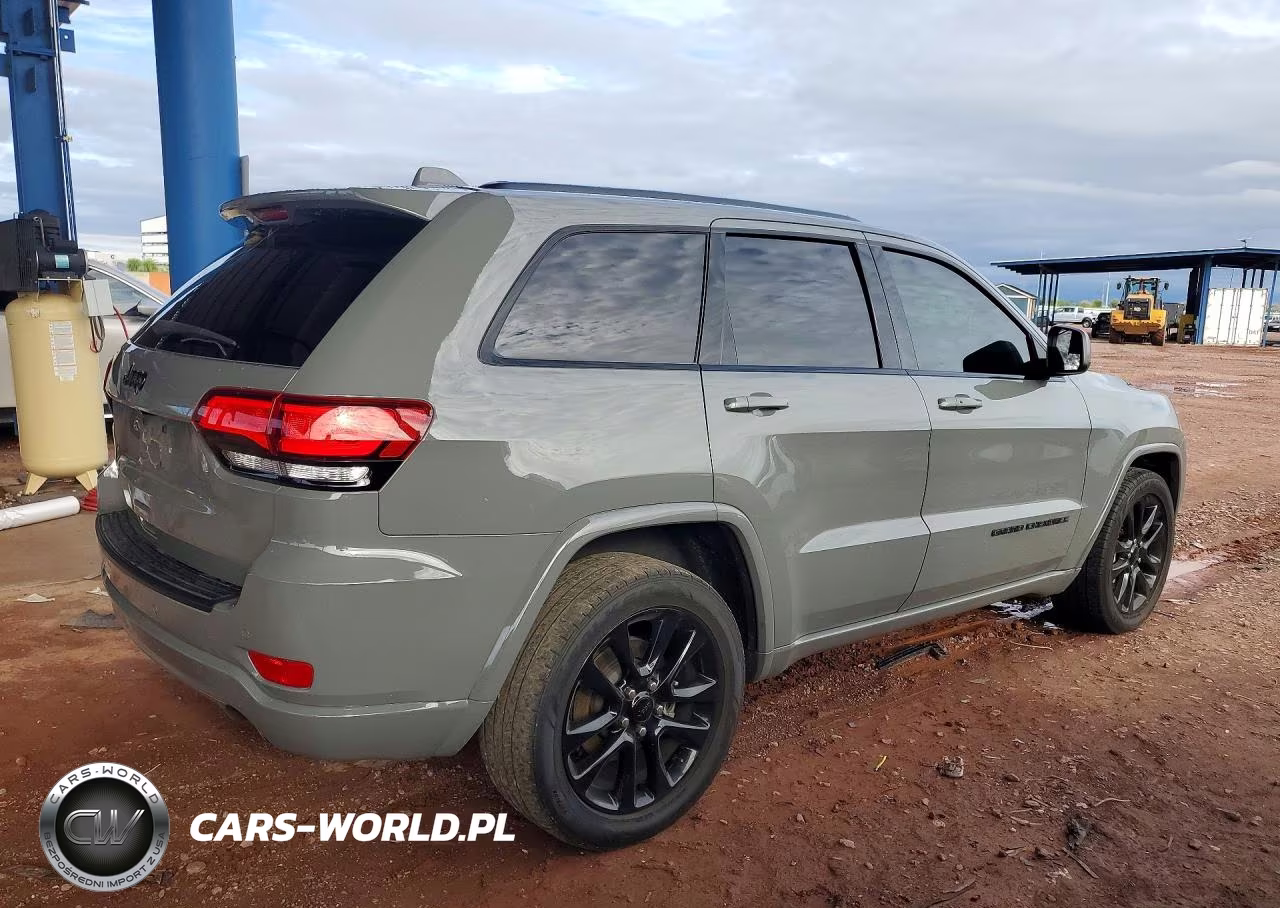 2021 Jeep Grand Cherokee Laredo VIN:1C4RJEAG5MC624720 - 3