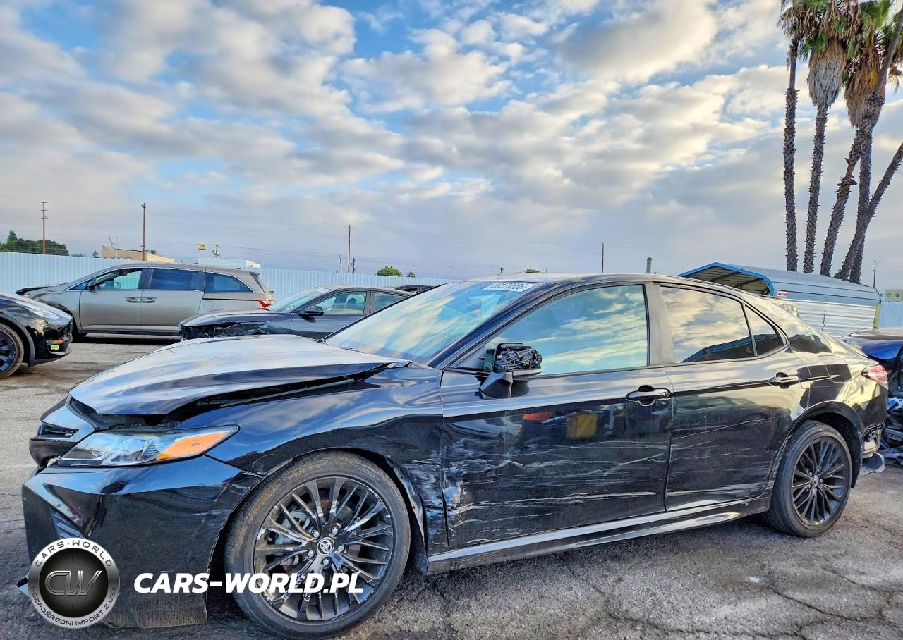 2020 Toyota Camry Se Nightshade – zdjęcie 1 z 12