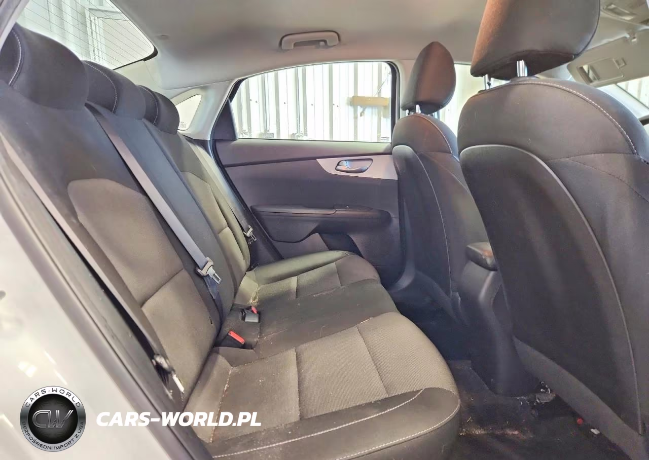 2022 Kia Forte Lxs VIN:3KPF24AD0NE430882 - 10