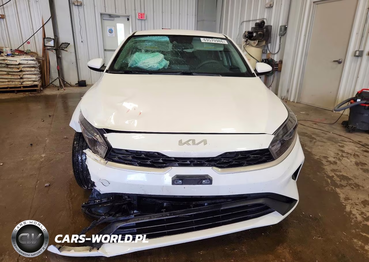 2022 Kia Forte Lxs VIN:3KPF24AD0NE430882 - 5