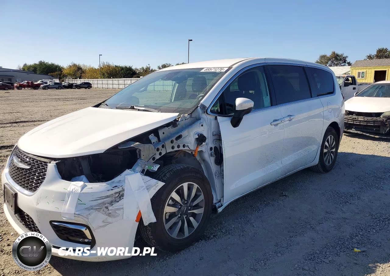 2023 Chrysler Pacifica Hybrid Touring L