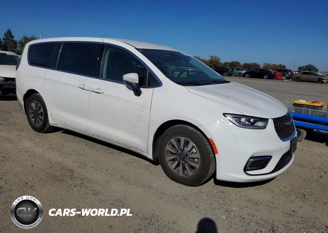 2023 Chrysler Pacifica Hybrid Touring L VIN:2C4RC1L7XPR558970 - 4