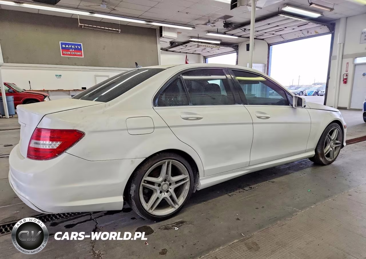 2013 Mercedes-Benz C 250 VIN:WDDGF4HB5DR253980 - 3