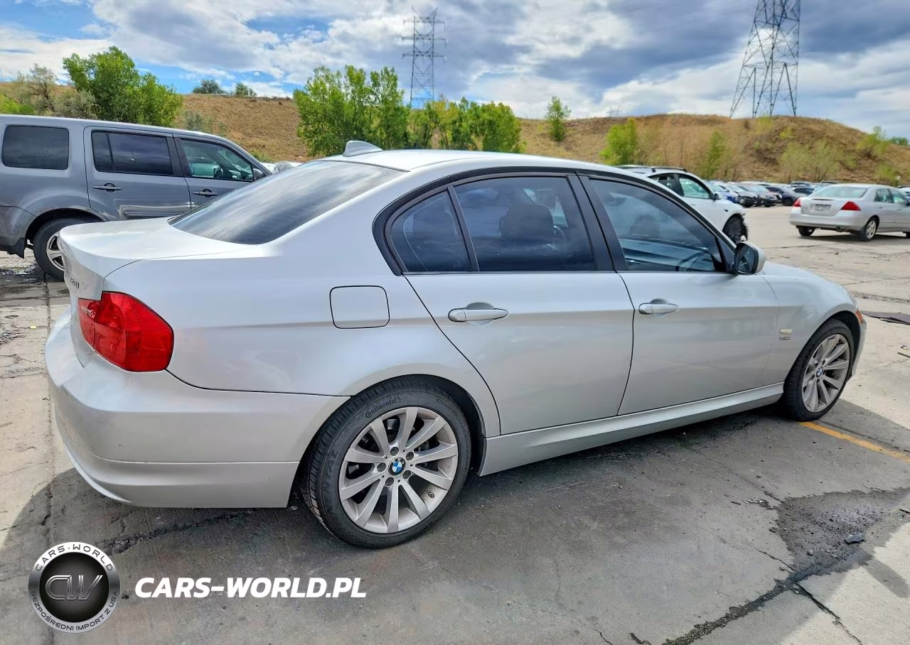 2011 BMW 328 Xi VIN:WBAPK7C56BF196693 - 3