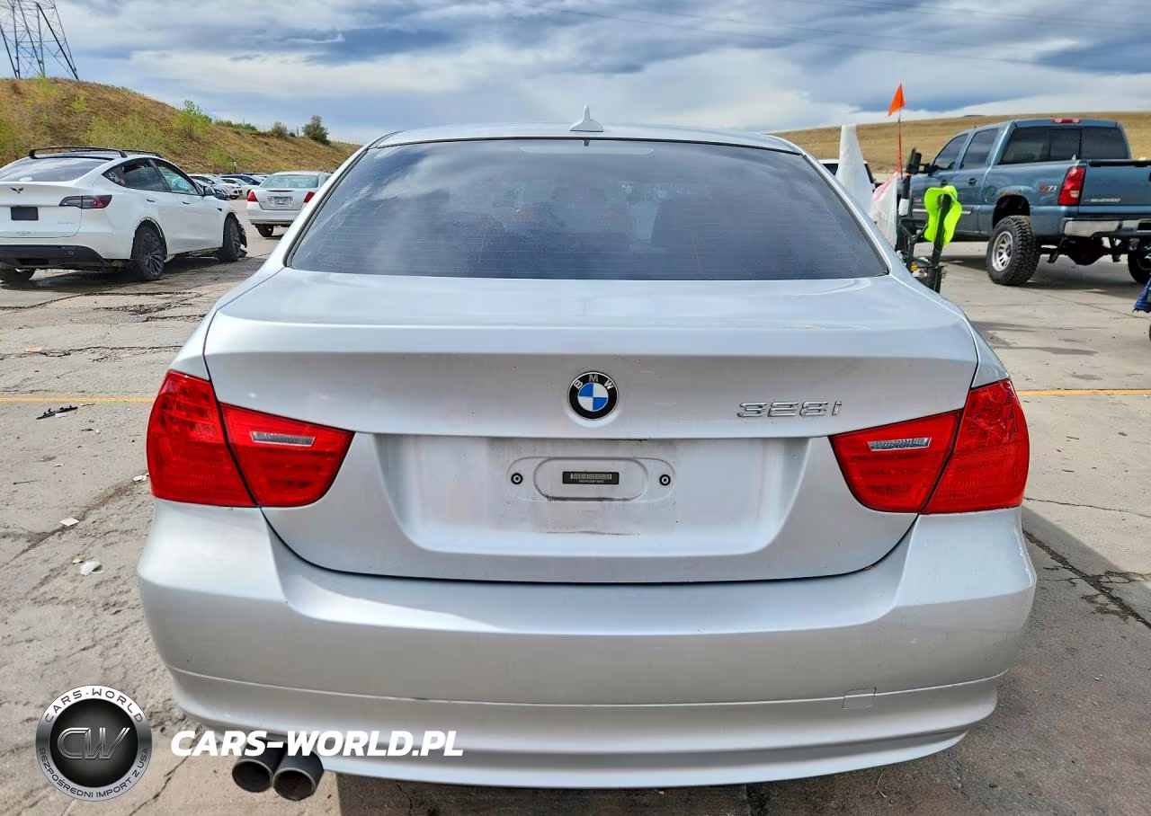 2011 BMW 328 Xi VIN:WBAPK7C56BF196693 - 6