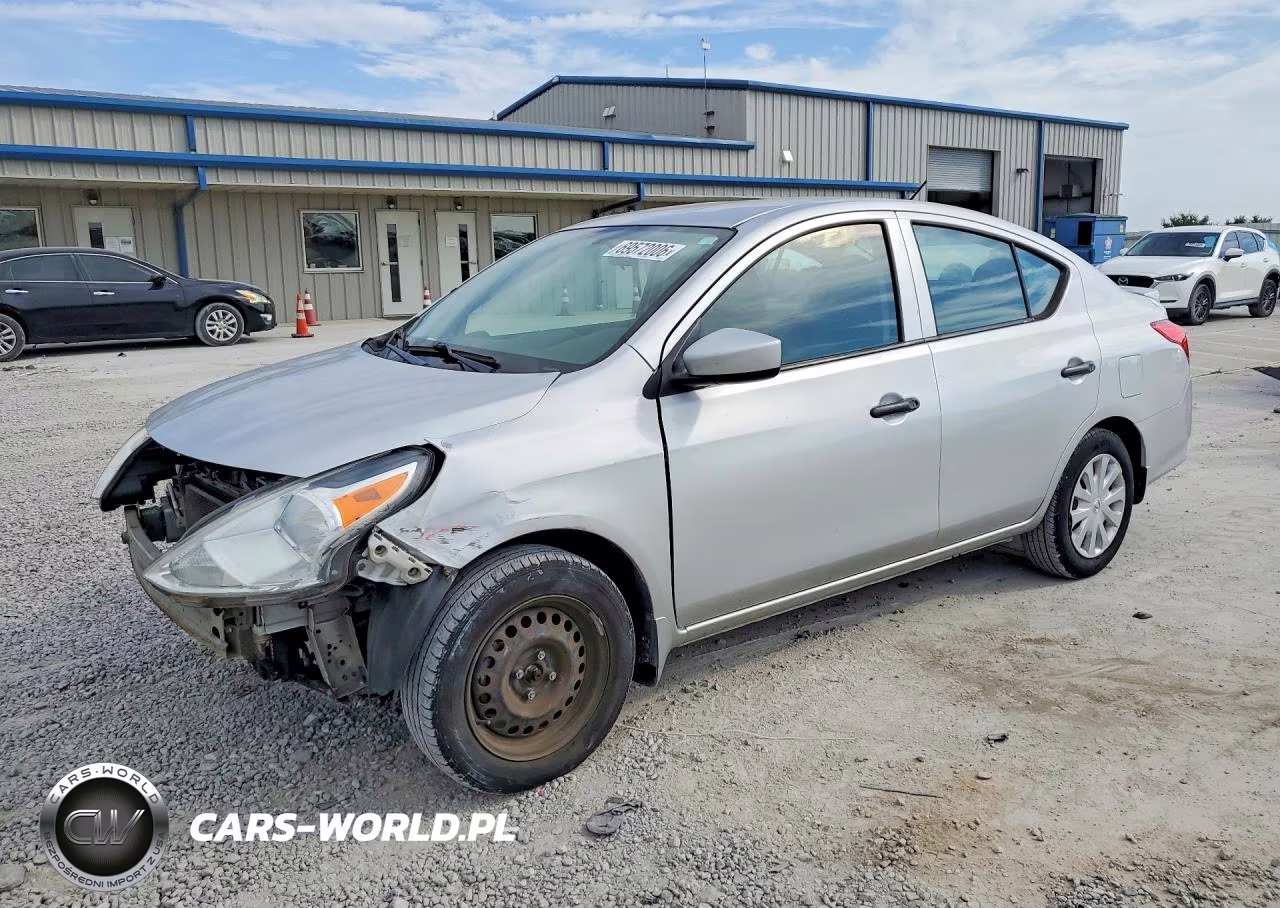2018 Nissan Versa S Plus