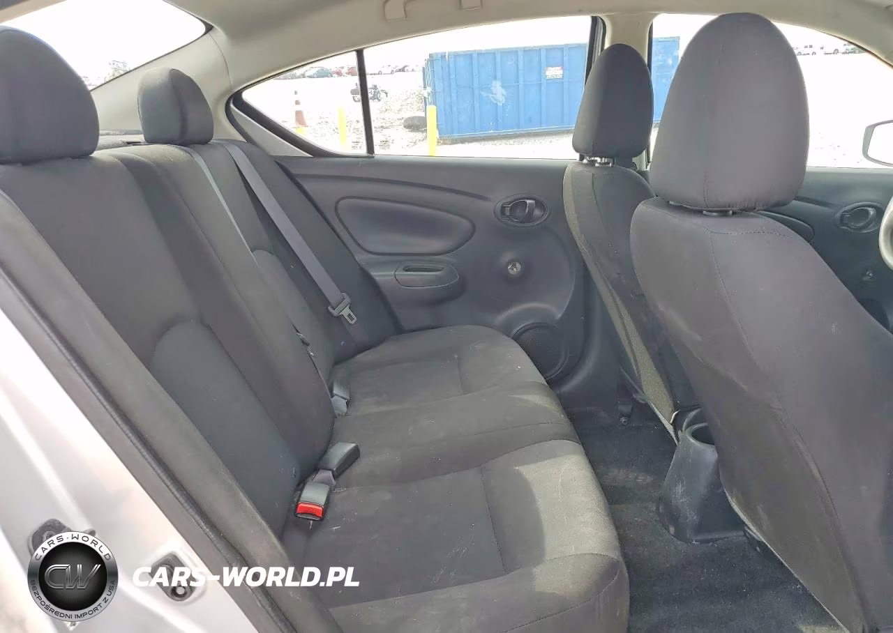 2018 Nissan Versa S Plus VIN:3N1CN7AP6JL829164 - 10