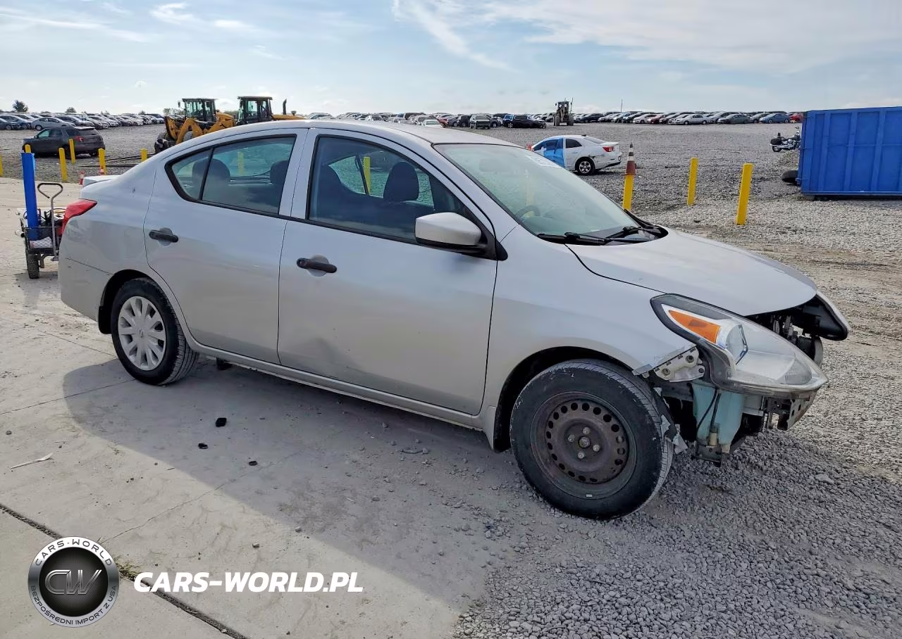 2018 Nissan Versa S Plus VIN:3N1CN7AP6JL829164 - 4
