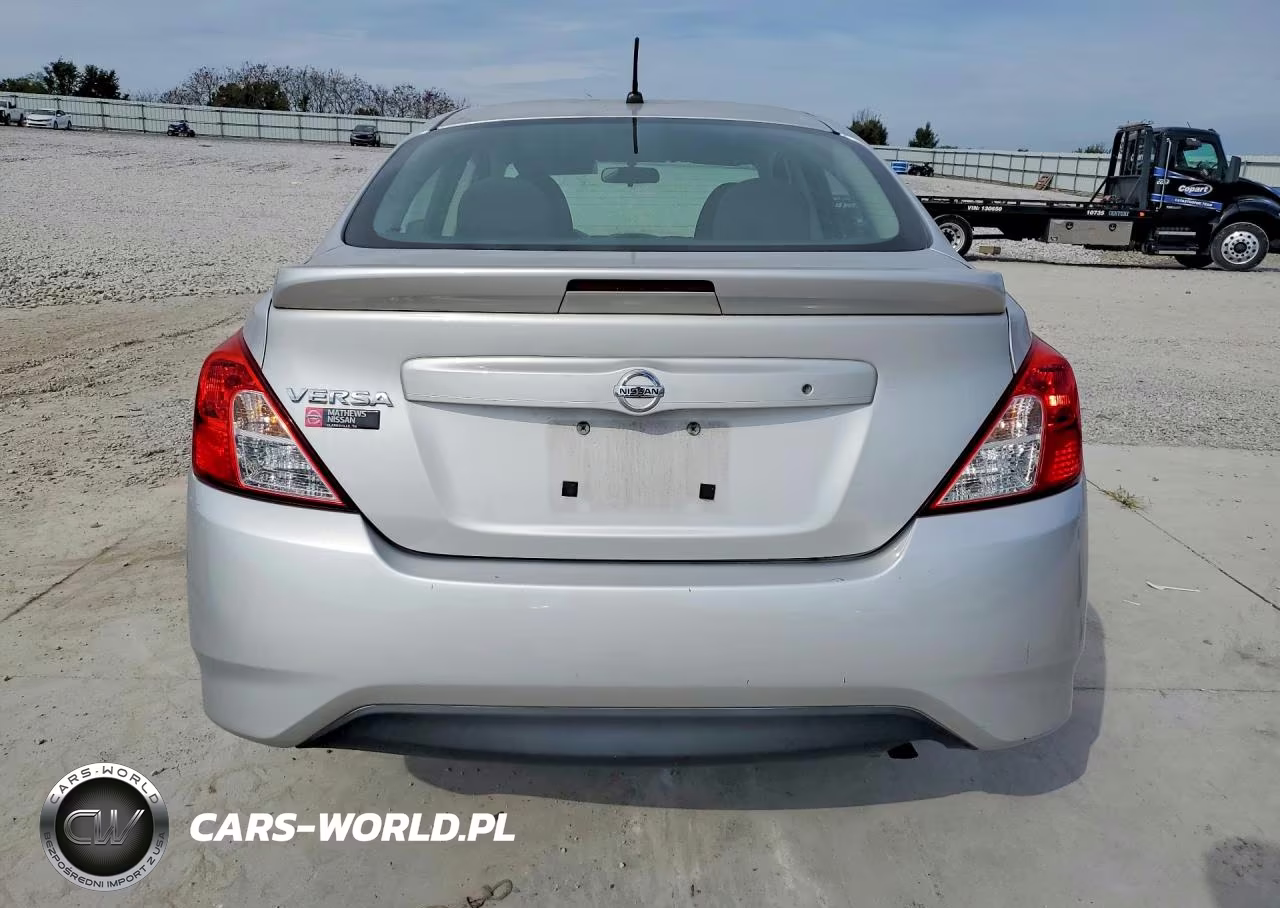 2018 Nissan Versa S Plus VIN:3N1CN7AP6JL829164 - 6