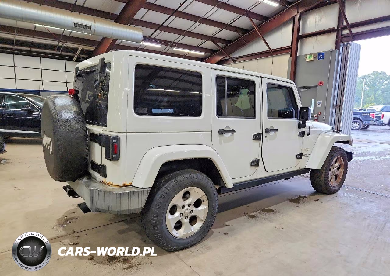2013 Jeep Wrangler Unlimited Sahara VIN:1C4BJWEG0DL604571 - 3