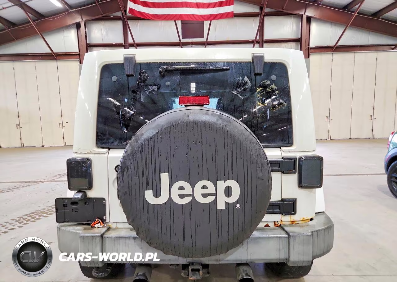 2013 Jeep Wrangler Unlimited Sahara VIN:1C4BJWEG0DL604571 - 6