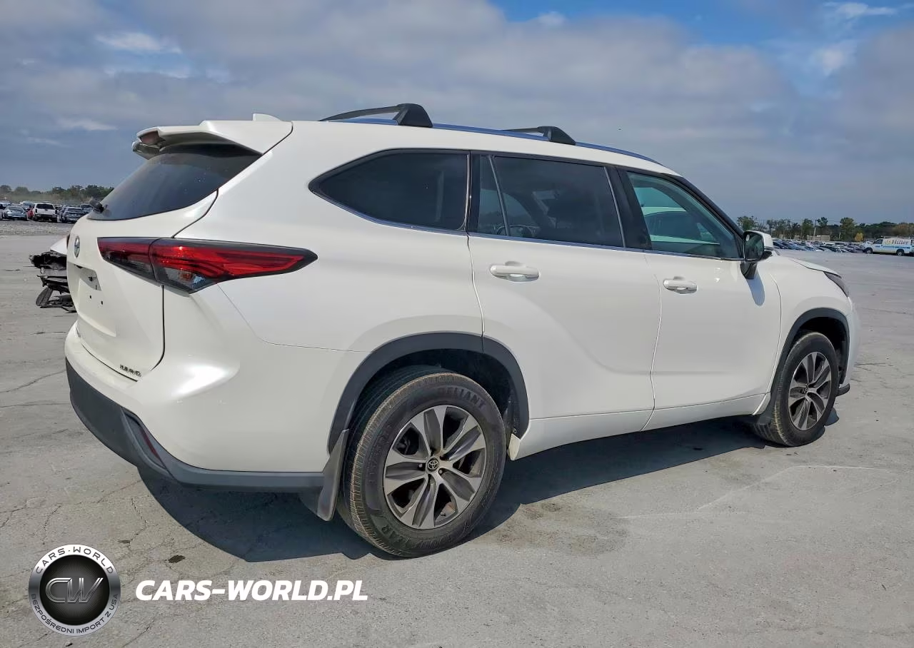 2021 Toyota Highlander Xle VIN:5TDGZRBH7MS105469 - 3