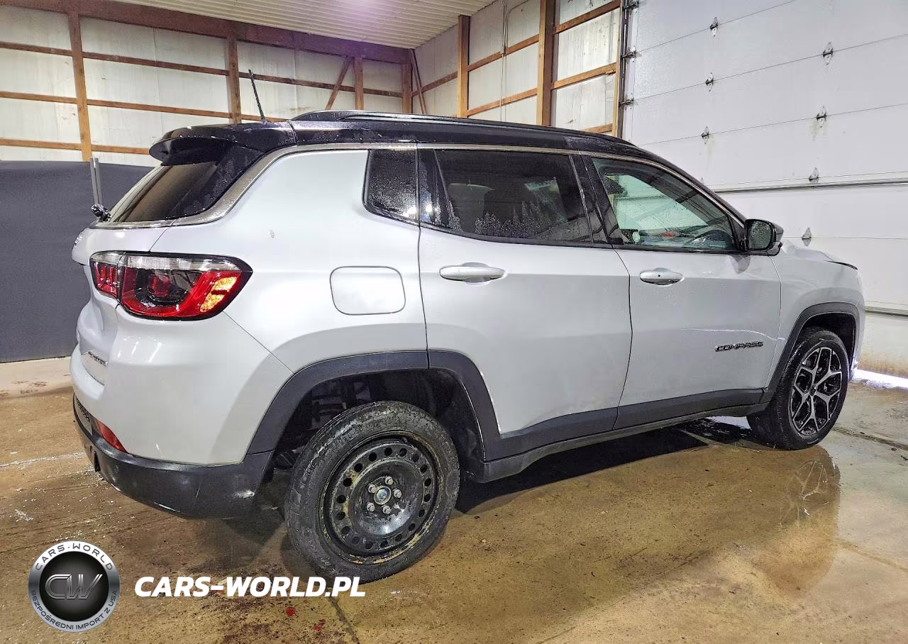 2025 Jeep Compass Limited VIN:3C4NJDCN8ST592013 - 3