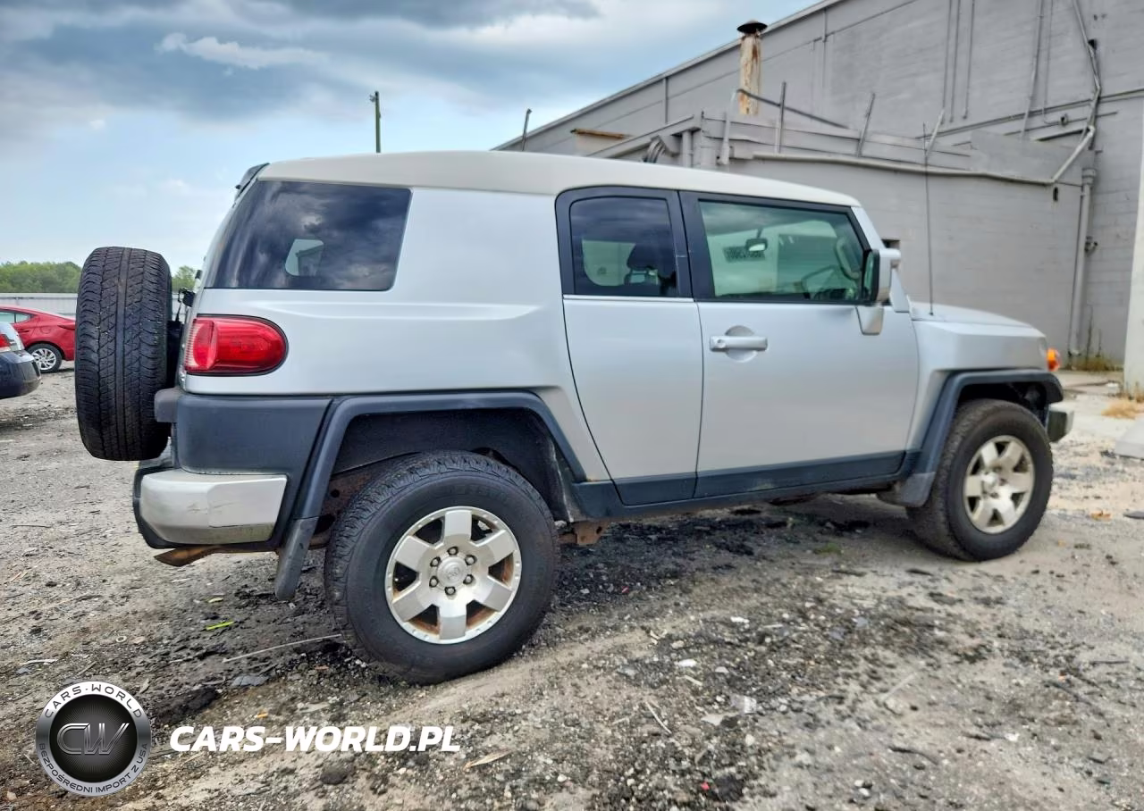 2007 Toyota Fj Cruiser Base VIN:JTEBU11F270007043 - 3