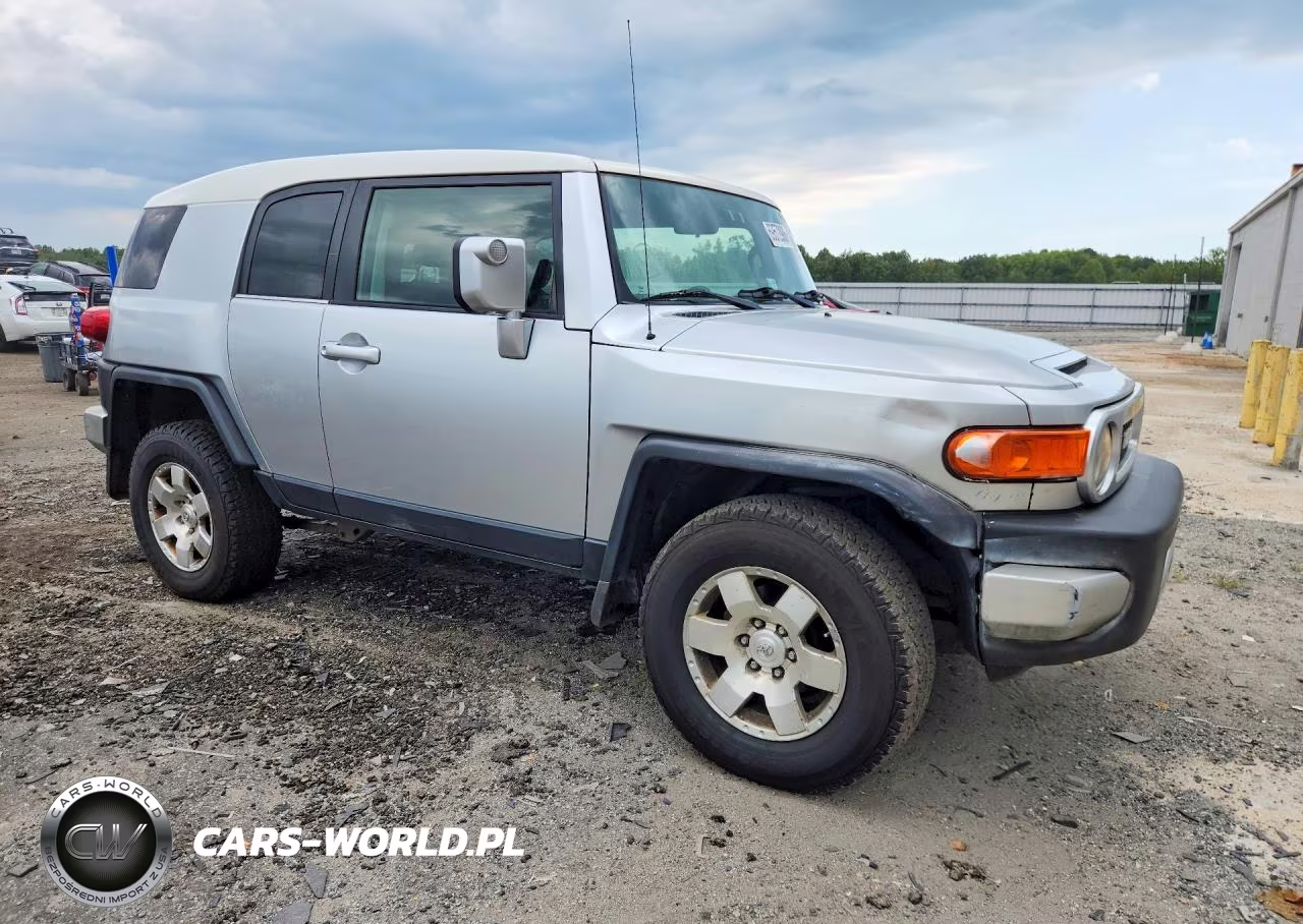 2007 Toyota Fj Cruiser Base VIN:JTEBU11F270007043 - 4
