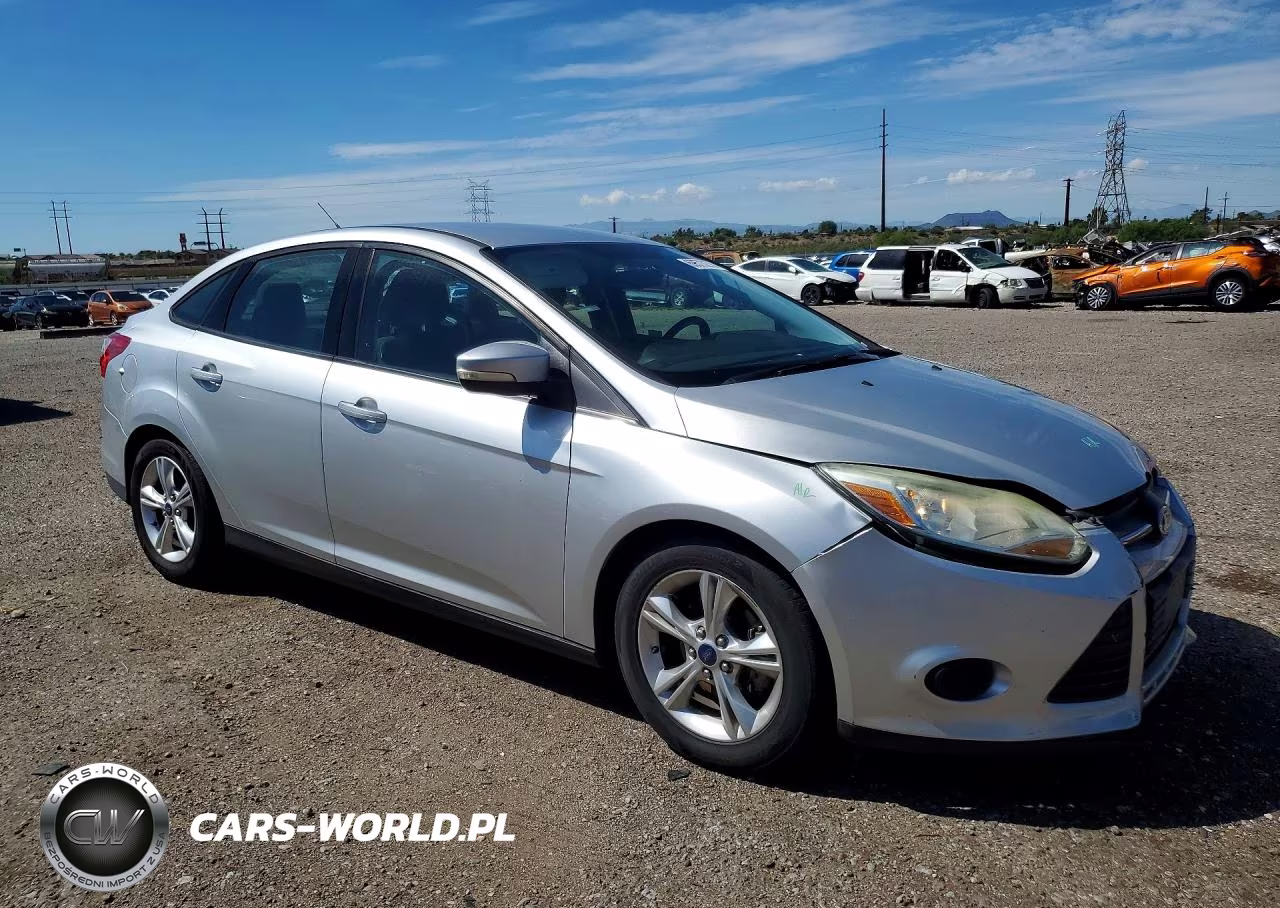 2014 Ford Focus Se VIN:1FADP3F24EL272487 - 4