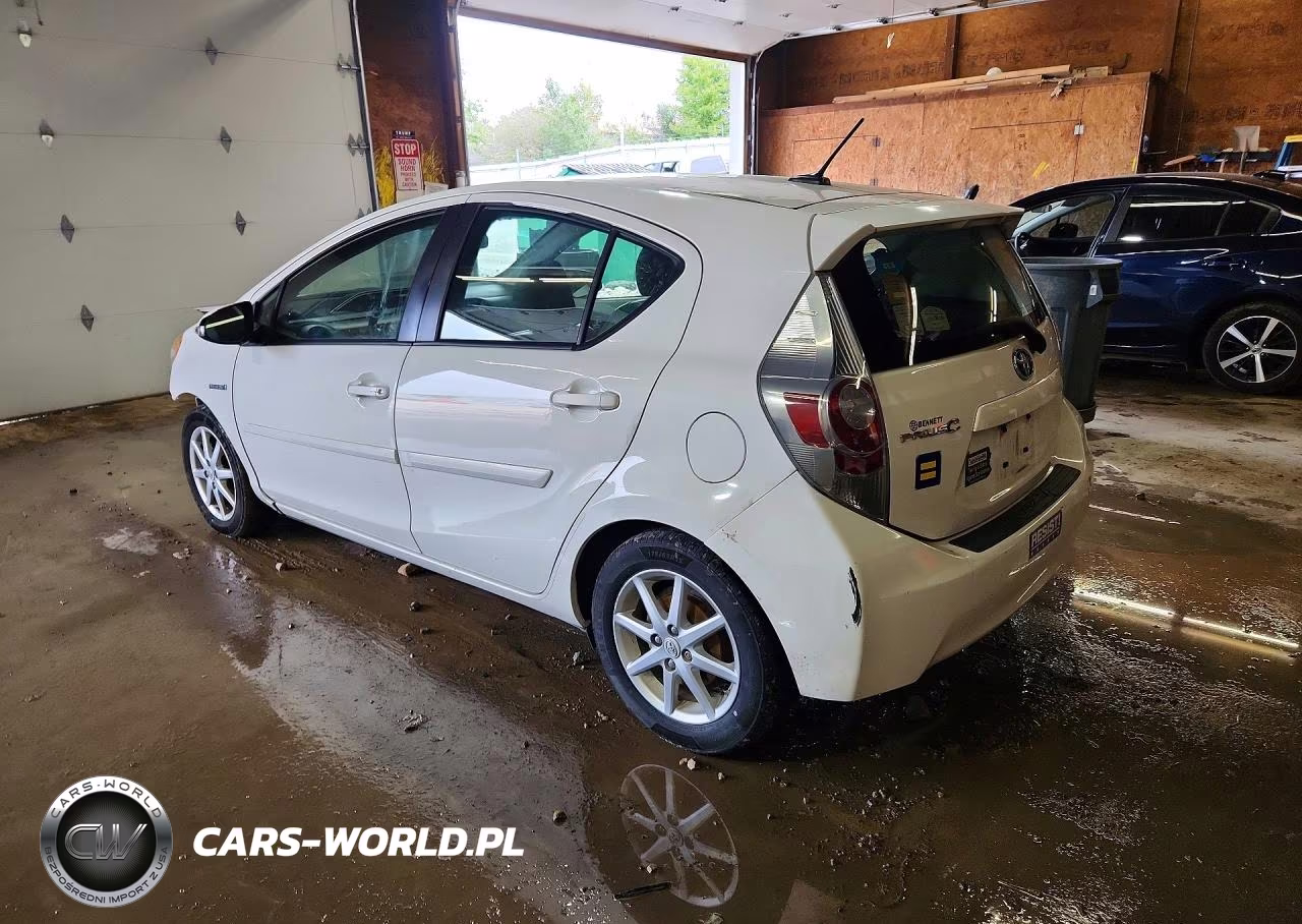 2013 Toyota Prius C Four VIN:JTDKDTB34D1050308 - 2