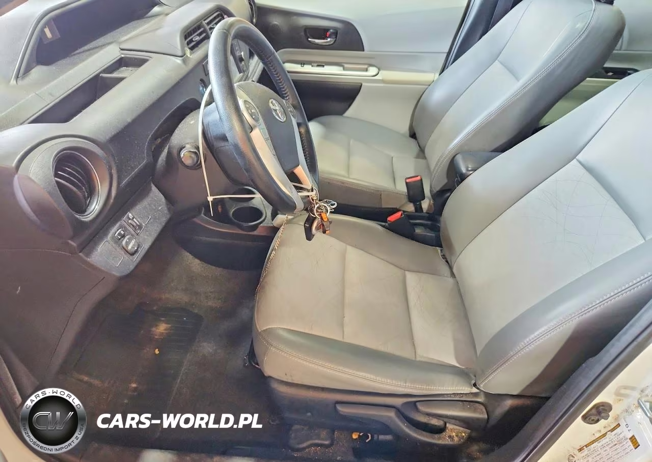 2013 Toyota Prius C Four VIN:JTDKDTB34D1050308 - 7