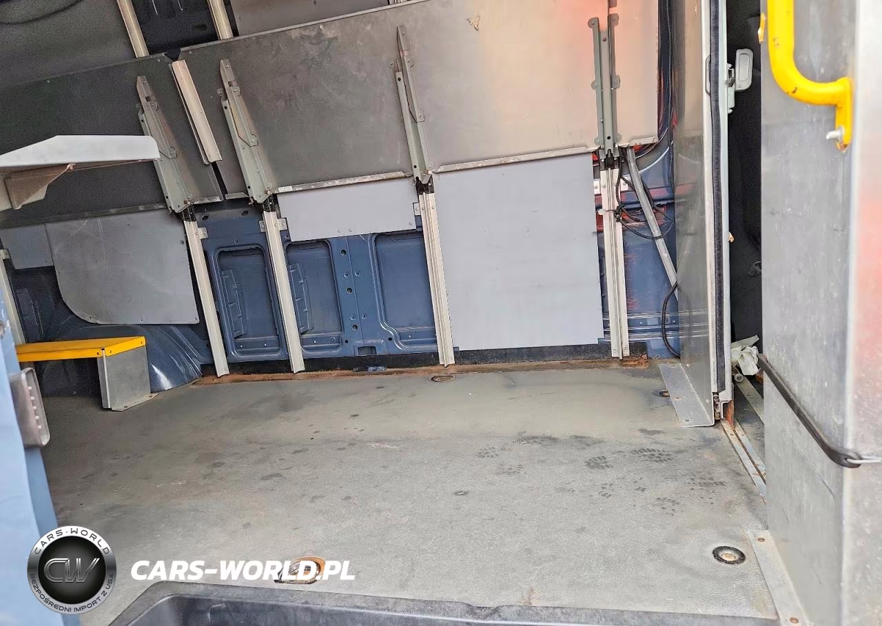 2019 Mercedes-Benz Sprinter 2500-3500 VIN:WD4PF1CDXKP133060 - 11