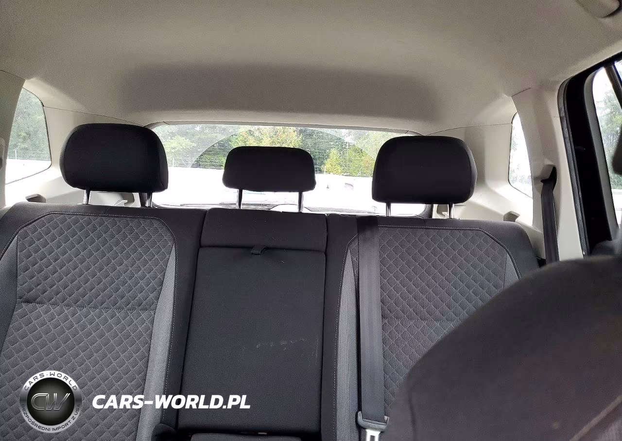2018 Volkswagen Tiguan S VIN:3VV0B7AX6JM131495 - 10