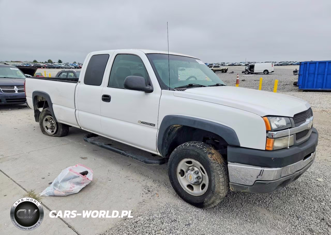 2003 Chevrolet Silverado C2500 Heavy Duty VIN:1GCHC29U73E218505 - 4