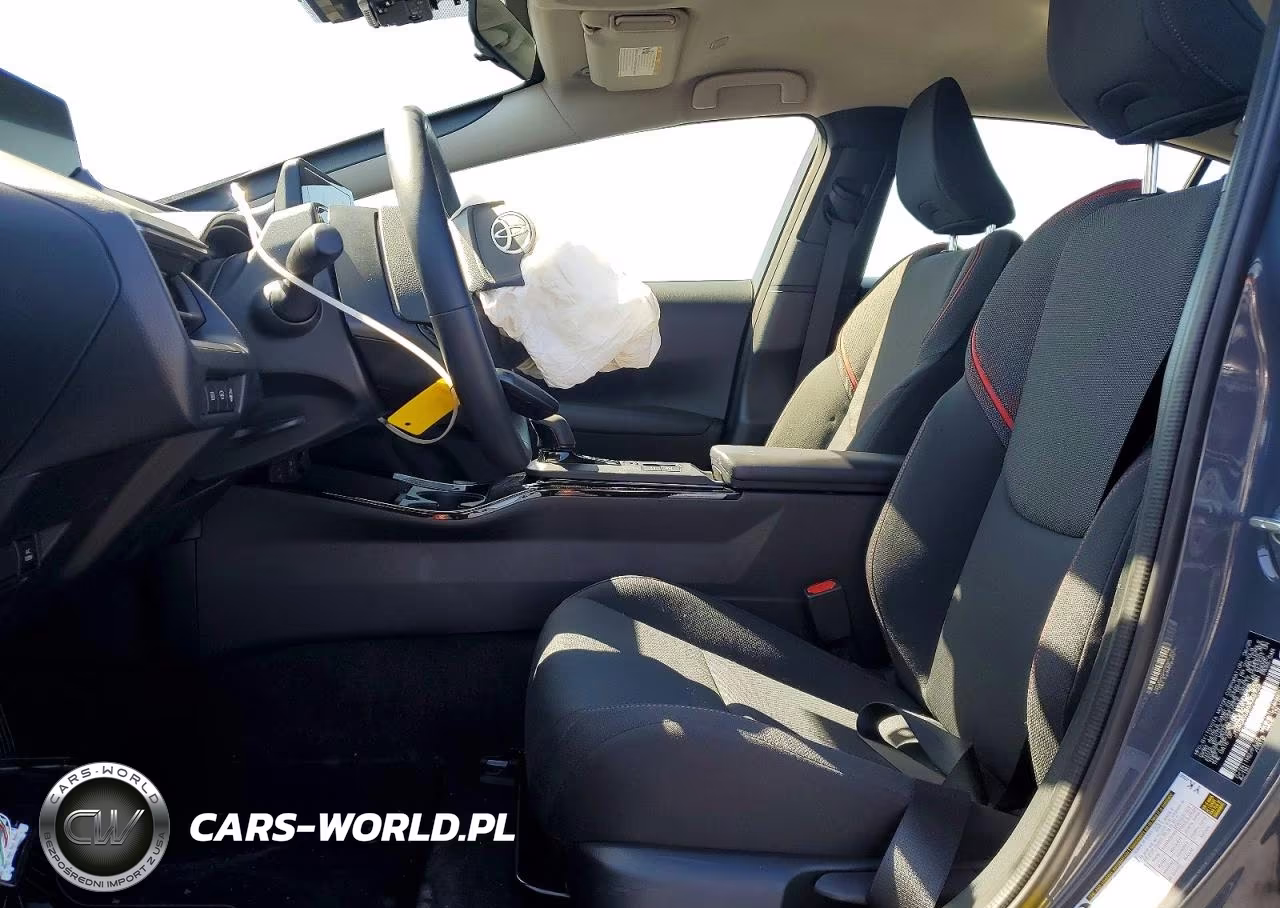 2025 Toyota Prius Plug-In Hybrid Se VIN:JTDACACU2S3052702 - 7