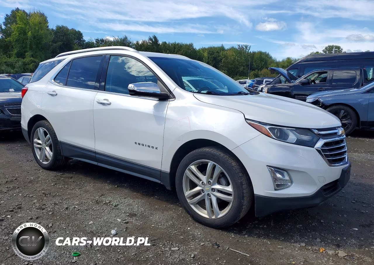 2018 Chevrolet Equinox Premier VIN:2GNAXVEV7J6132982 - 4