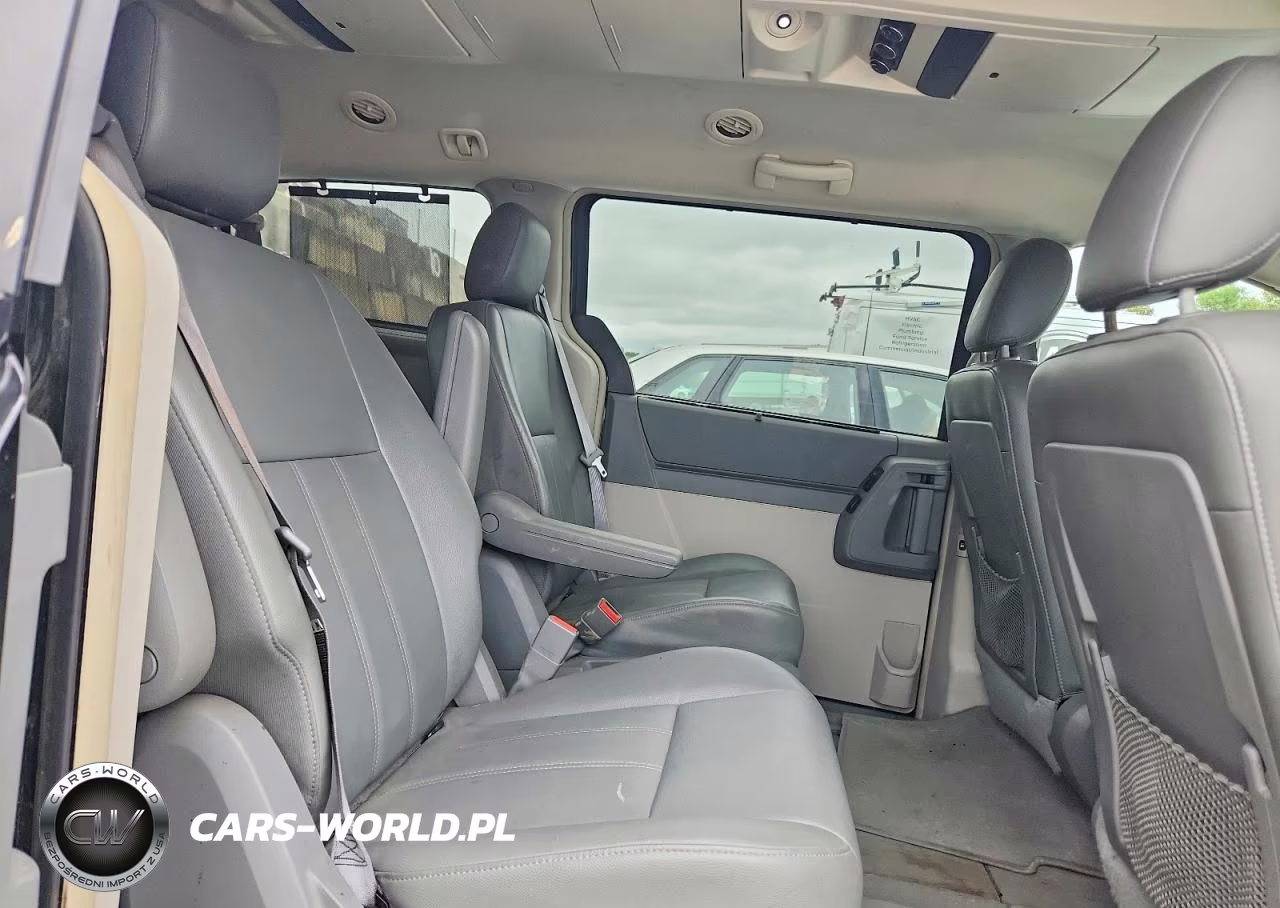 2009 Chrysler Town & Country Touring VIN:2A8HR541X9R528326 - 11