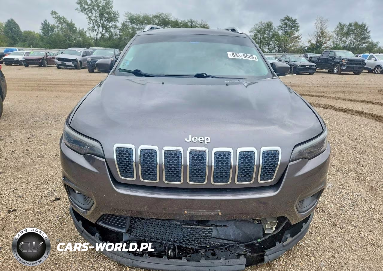 2019 Jeep Cherokee Latitude Plus VIN:1C4PJLLN5KD197117 - 5
