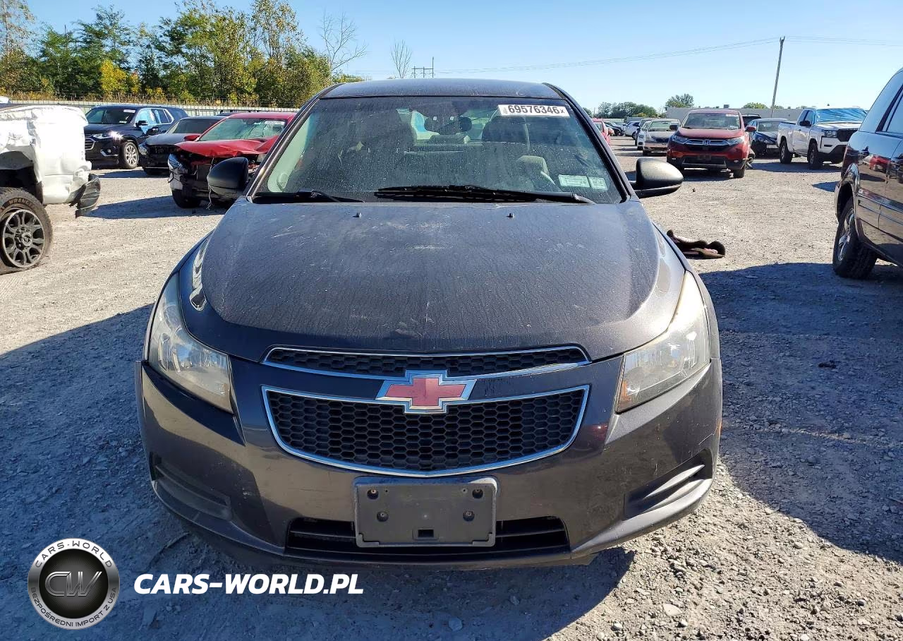 2014 Chevrolet Cruze Ls VIN:1G1PA5SG3E7267837 - 5