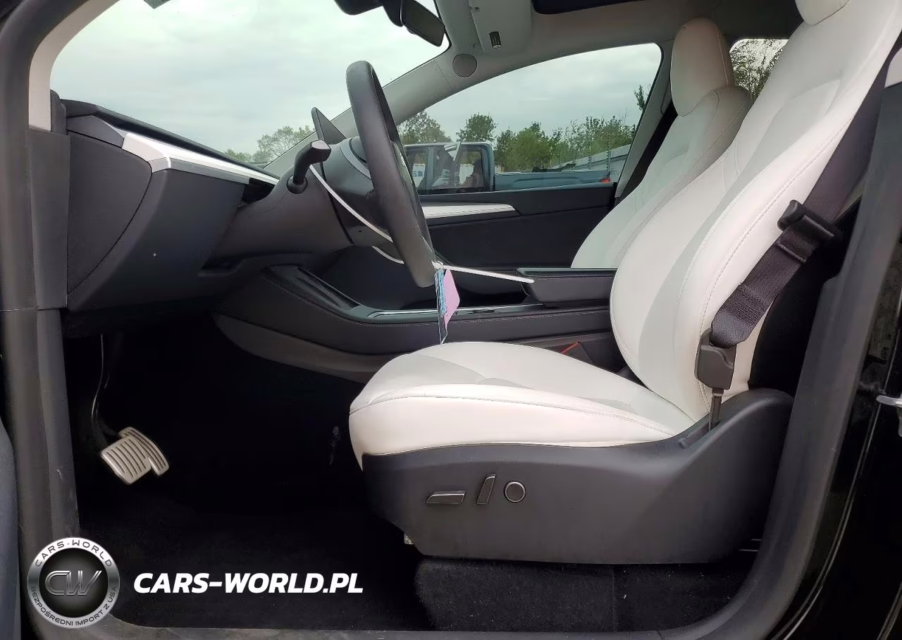 2024 Tesla Model Y VIN:7SAYGDEFXRA275473 - 7