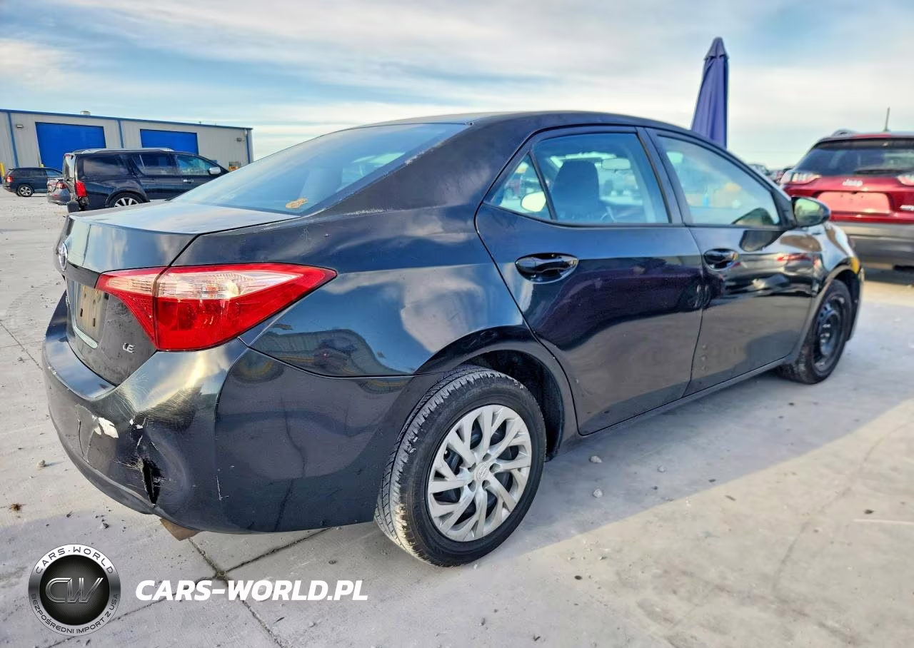 2019 Toyota Corolla Le VIN:2T1BURHE5KC147859 - 3