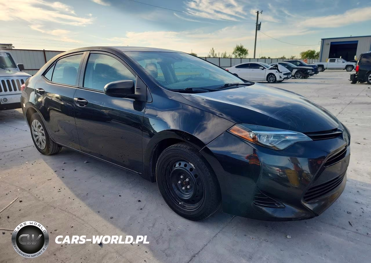 2019 Toyota Corolla Le VIN:2T1BURHE5KC147859 - 4