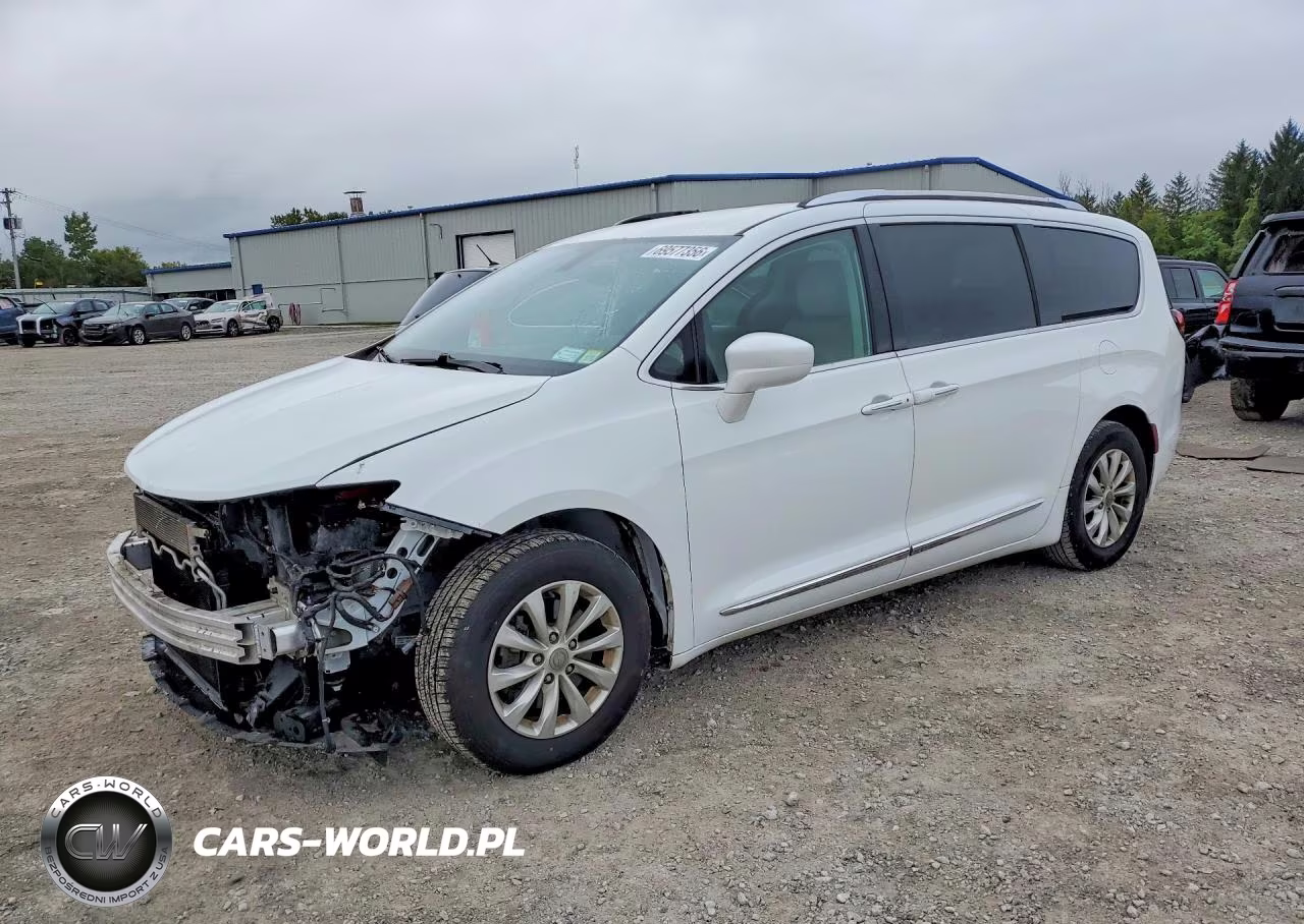 2019 Chrysler Pacifica Touring L VIN:2C4RC1BG6KR626756 - 1