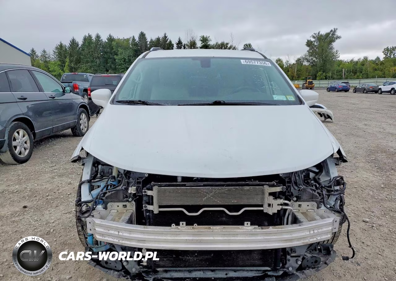 2019 Chrysler Pacifica Touring L VIN:2C4RC1BG6KR626756 - 5