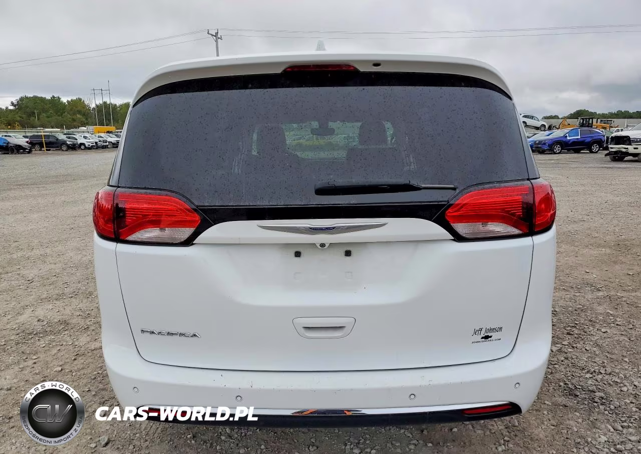2019 Chrysler Pacifica Touring L VIN:2C4RC1BG6KR626756 - 6