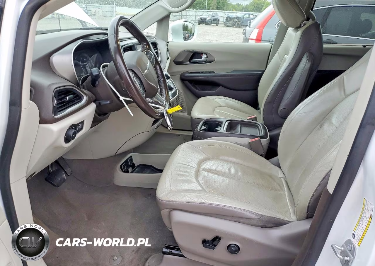 2019 Chrysler Pacifica Touring L VIN:2C4RC1BG6KR626756 - 7