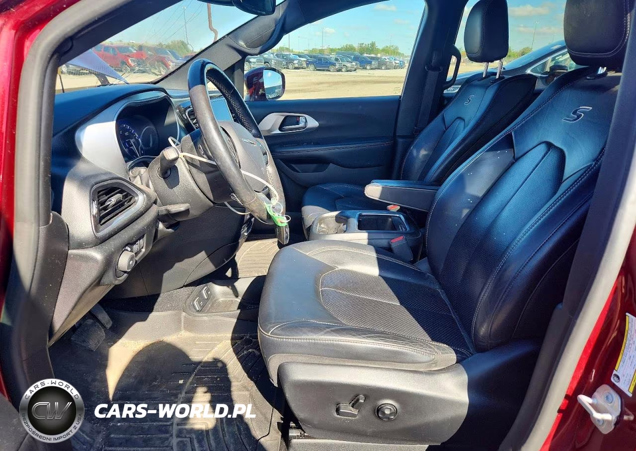 2019 Chrysler Pacifica Touring L Plus VIN:2C4RC1EG3KR710545 - 7