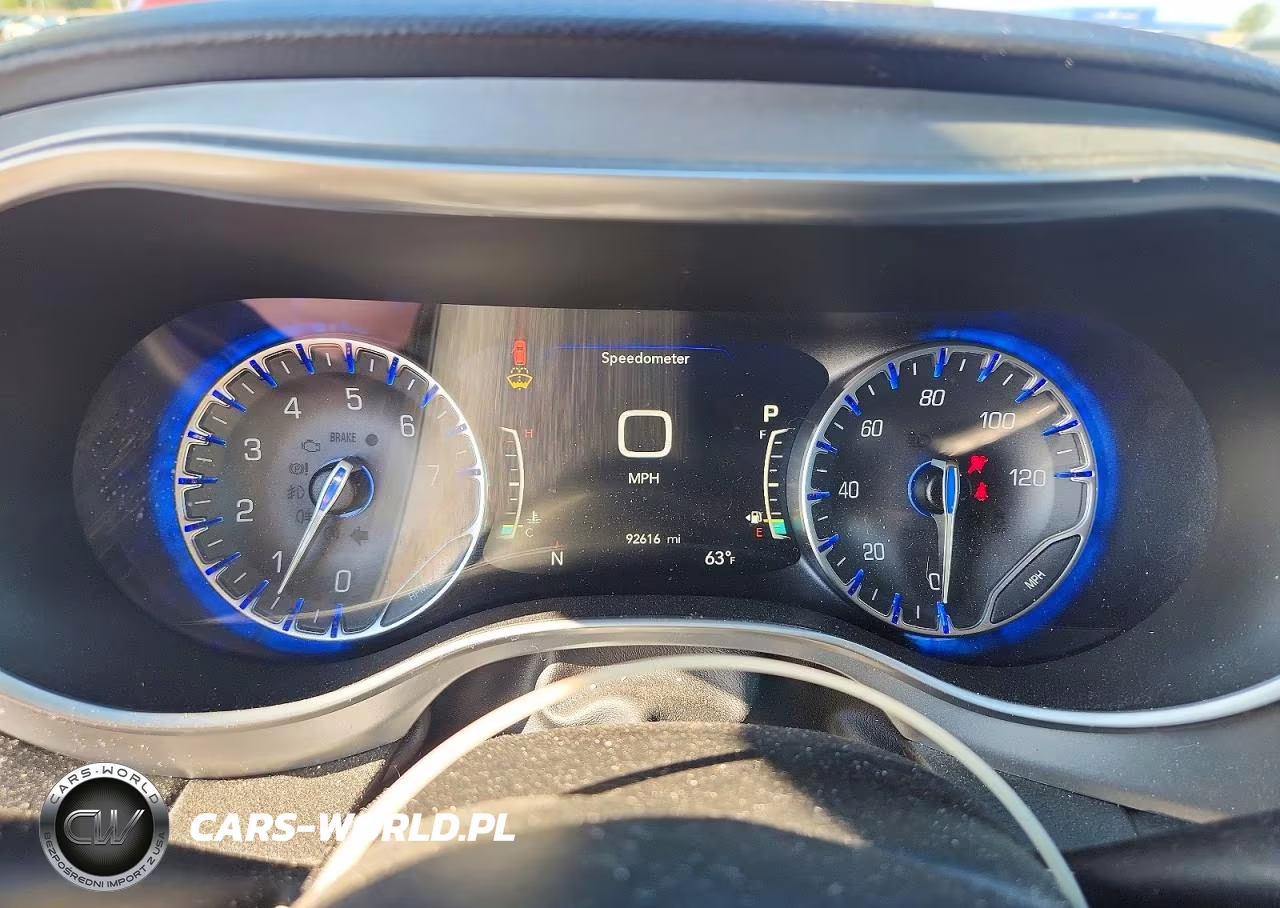 2019 Chrysler Pacifica Touring L Plus VIN:2C4RC1EG3KR710545 - 9