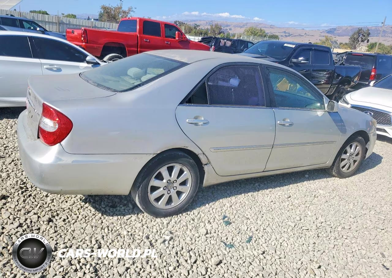 2005 Toyota Camry Le VIN:4T1BE32K95U082459 - 3