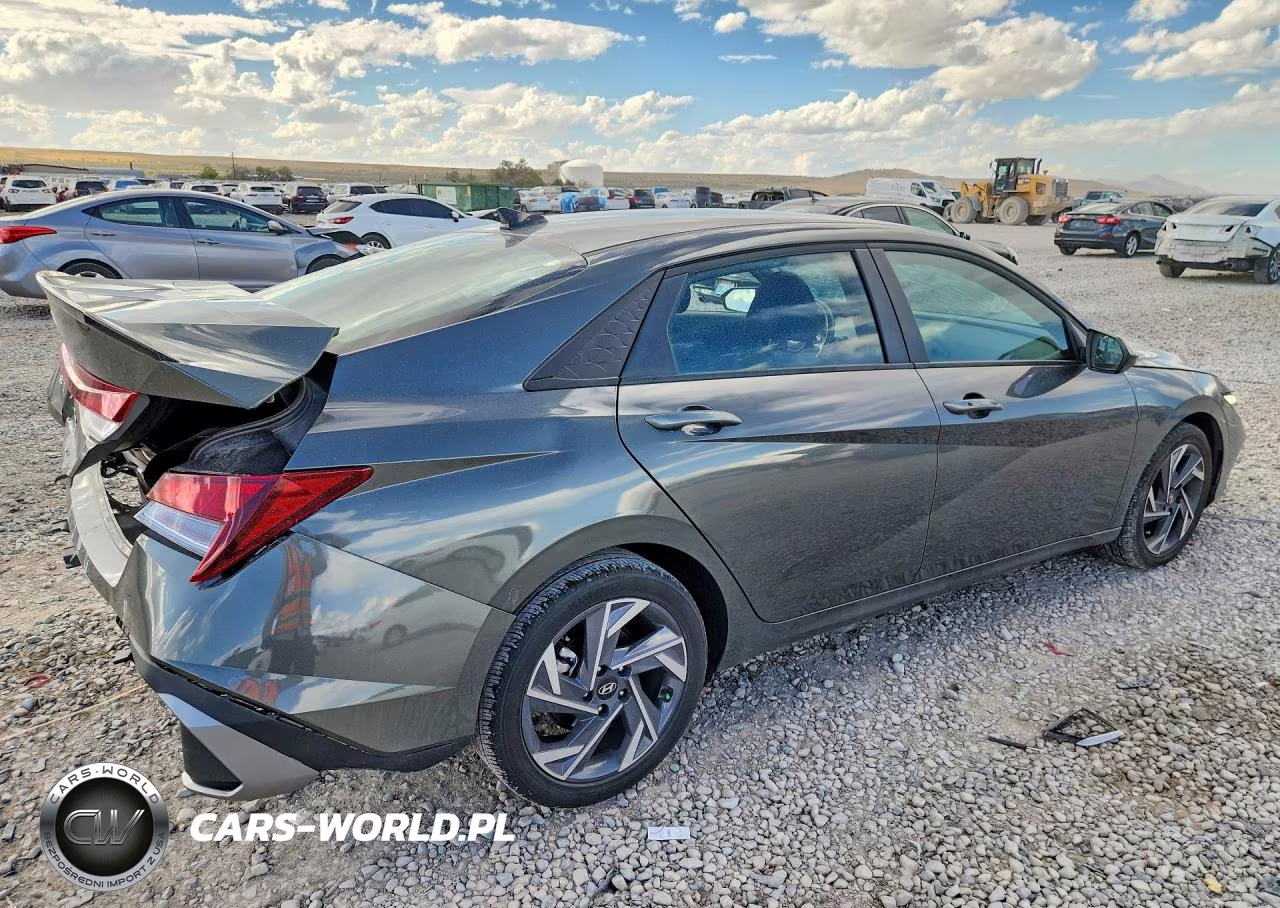 2025 Hyundai Elantra Sel Sport VIN:KMHLM4DG9SU046014 - 3