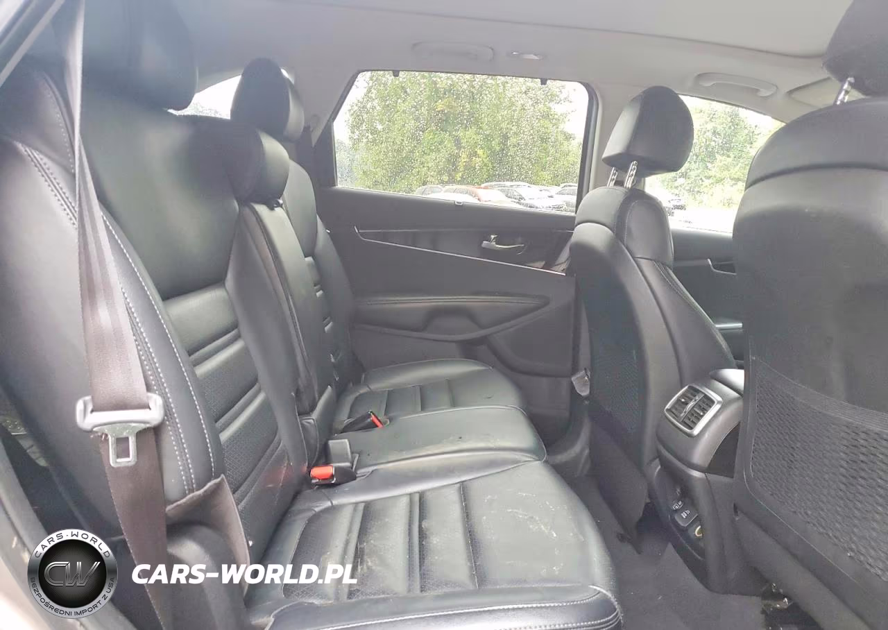 2018 Kia Sorento Ex VIN:5XYPHDA13JG356864 - 11