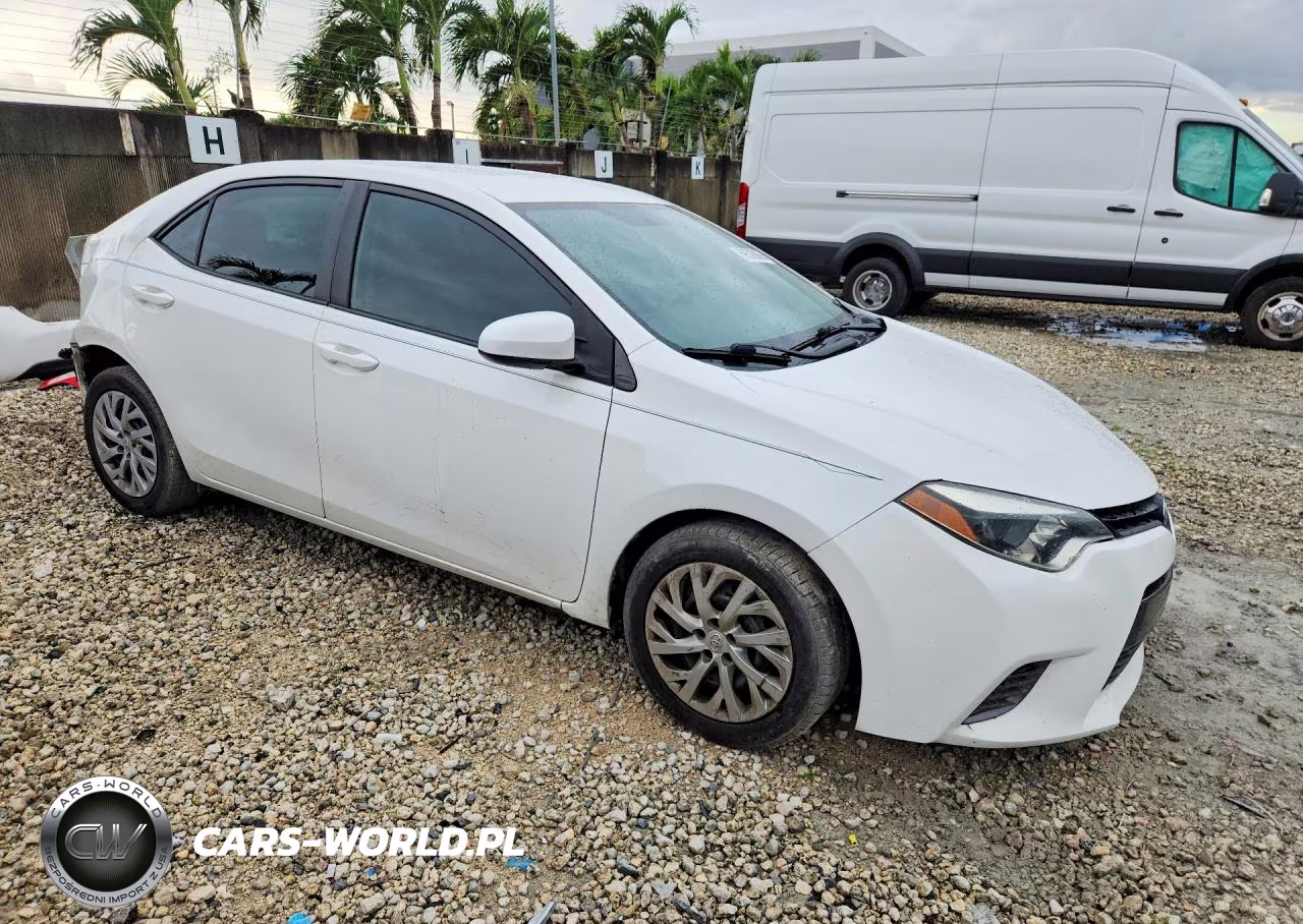 2016 Toyota Corolla Le VIN:2T1BURHE3GC569345 - 4